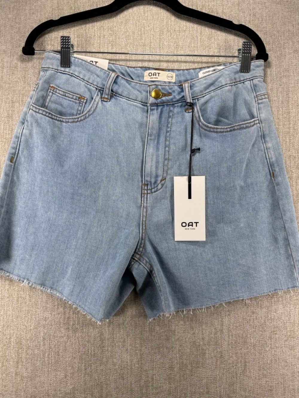 NWT OAT New York Cloud Luxe Denim Shorts Light Wash Raw Hem Size 10/30